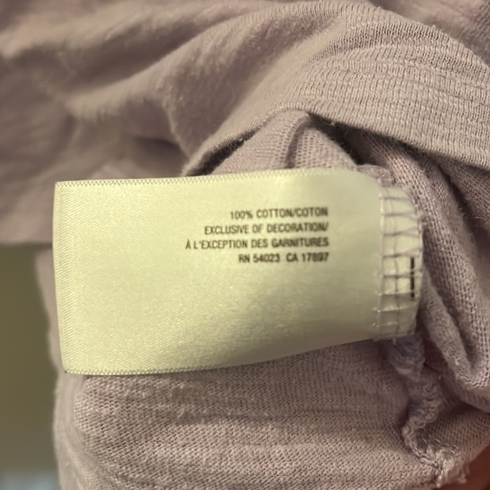Old Navy Light Purple V Neck T-Shirt 100% Cotton - Picture 3 of 7
